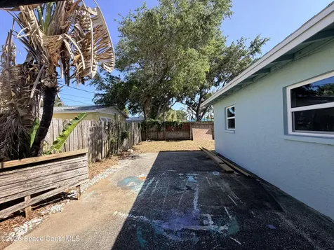143 E Grant Avenue Cocoa Beach FL 32931