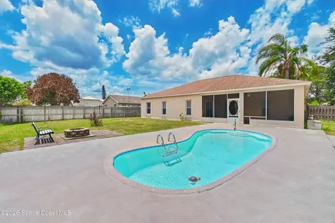 1510 Gardenton Street NW Palm Bay FL 32907