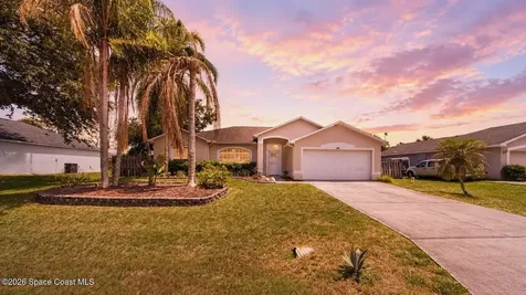 1510 Gardenton Street NW Palm Bay FL 32907