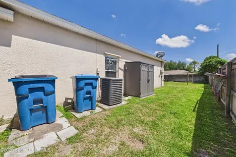 1510 Gardenton Street NW Palm Bay FL 32907