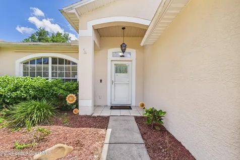 1510 Gardenton Street NW Palm Bay FL 32907