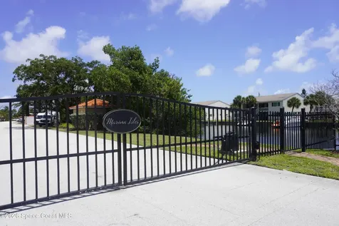 18 Marina Isles Boulevard Indian Harbour Beach FL 32937