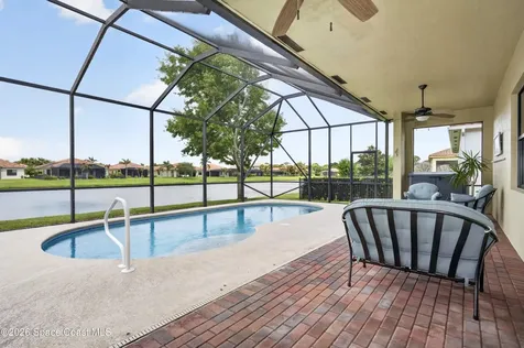 5523 49th Avenue Vero Beach FL 32967