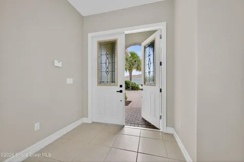 5523 49th Avenue Vero Beach FL 32967