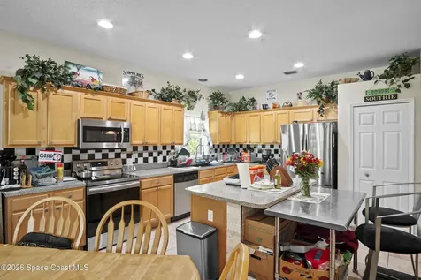 463 Avocado Road NW Palm Bay FL 32907