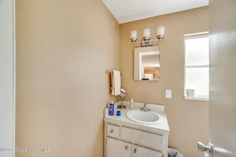 108 E Avenue D E Melbourne FL 32901