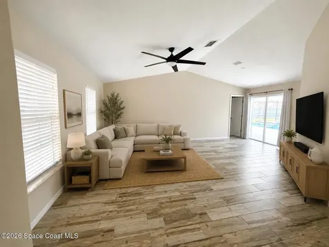371 Narragansett Street NE Palm Bay FL 32907