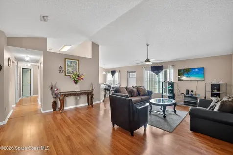 534 White Plains Avenue SW Palm Bay FL 32908