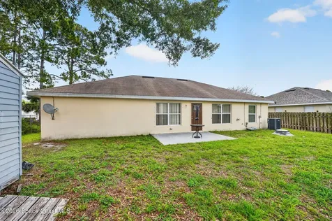 534 White Plains Avenue SW Palm Bay FL 32908