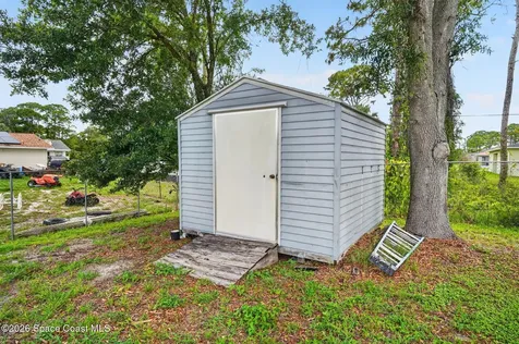 534 White Plains Avenue SW Palm Bay FL 32908