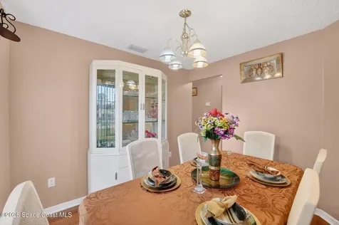 534 White Plains Avenue SW Palm Bay FL 32908