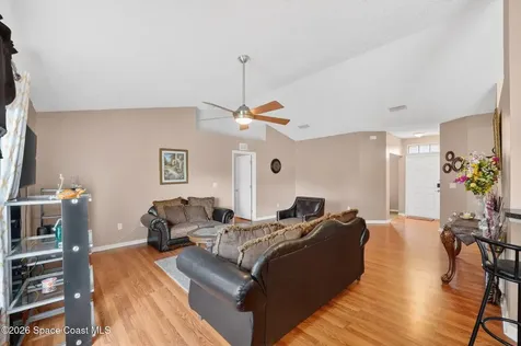 534 White Plains Avenue SW Palm Bay FL 32908