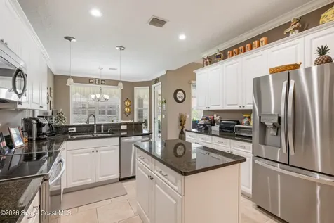 5828 Pine Ridge Circle Vero Beach FL 32967