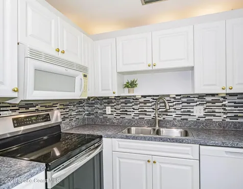 109 Spring Lake Court Vero Beach FL 32962