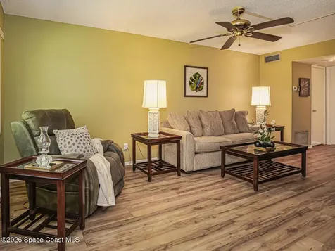 109 Spring Lake Court Vero Beach FL 32962
