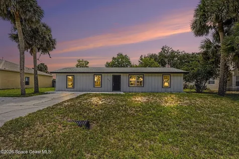 428 Calamondin Avenue NW Palm Bay FL 32907
