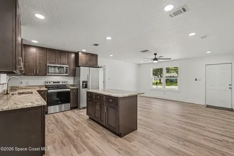 428 Calamondin Avenue NW Palm Bay FL 32907