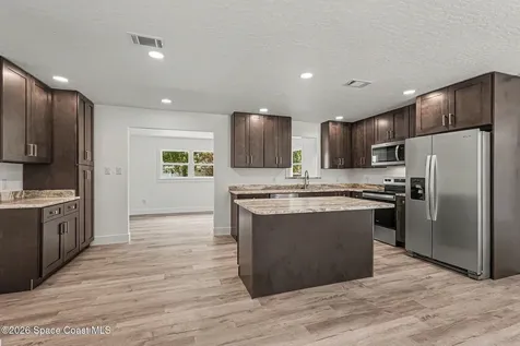 428 Calamondin Avenue NW Palm Bay FL 32907