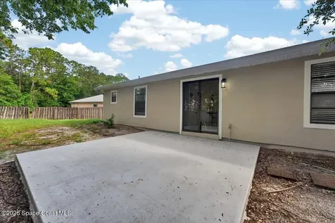 1582 Giles Street NW Palm Bay FL 32907