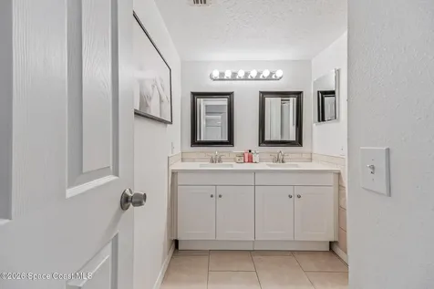 2715 Vista Oaks Circle NE Palm Bay FL 32905