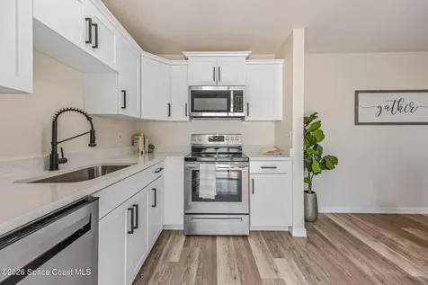 2715 Vista Oaks Circle NE Palm Bay FL 32905
