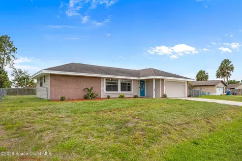 290 Brescia Street NE Palm Bay FL 32907