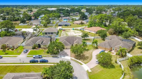 208 Grouper Circle SE Palm Bay FL 32909