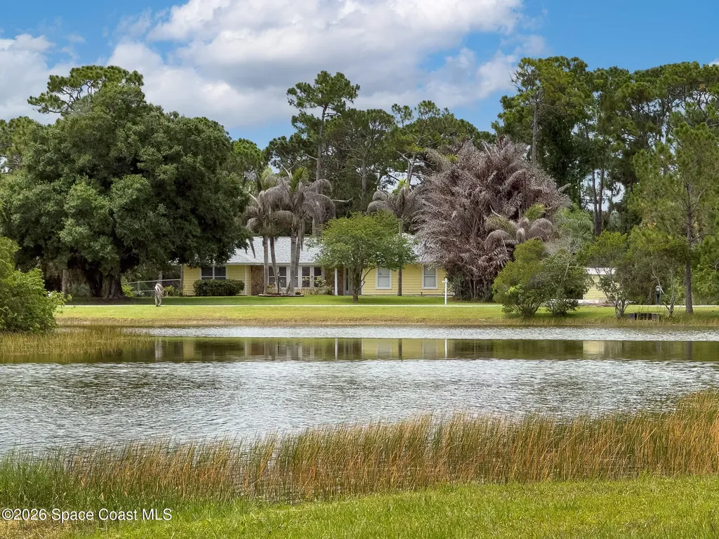 4500 Hunters Run Circle Grant FL 32949