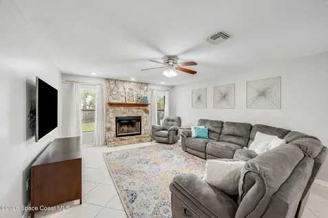 4500 Hunters Run Circle Grant FL 32949