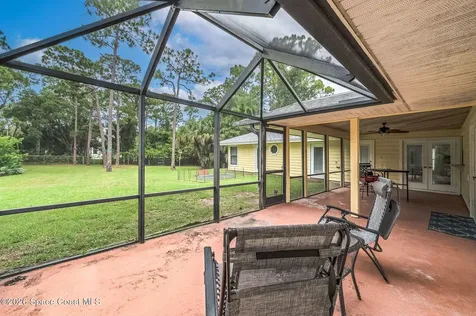 4500 Hunters Run Circle Grant FL 32949