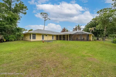 4500 Hunters Run Circle Grant FL 32949