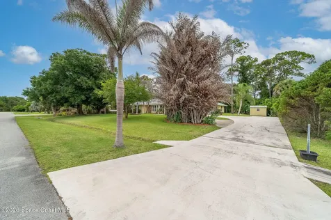 4500 Hunters Run Circle Grant FL 32949