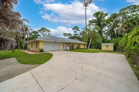 4500 Hunters Run Circle Grant FL 32949