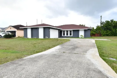 838 Gillen Avenue NW Palm Bay FL 32907