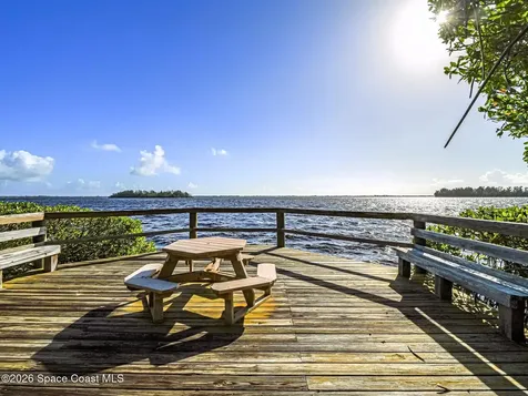 464 Grove Isle Circle Vero Beach FL 32962