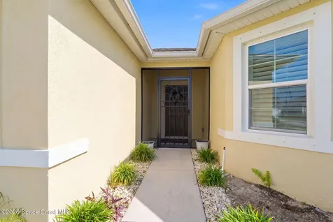 380 Guinevere Drive SW Palm Bay FL 32908