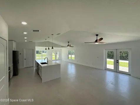 8815 100th Court Vero Beach FL 32967