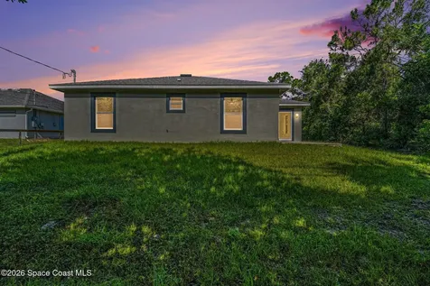 8575 100th Avenue Vero Beach FL 32967