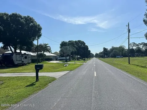 8206 Lakeland Boulevard Fort Pierce FL 34951