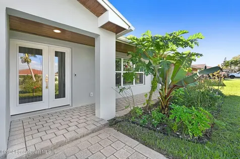 379 Hiawatha Way Melbourne Beach FL 32951