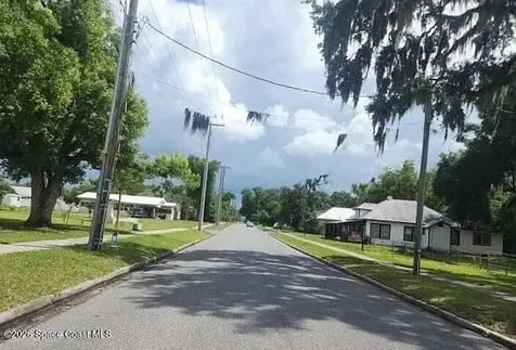 14303 14th Street Dade City FL 33625