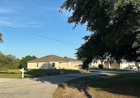 33 Herring Court Poinciana FL 34759