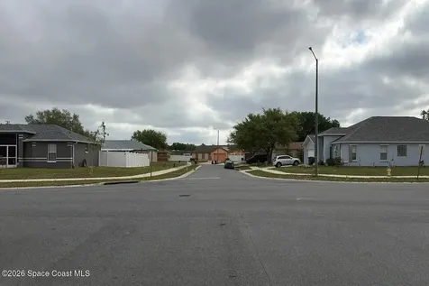 701 Highland Crest Loop Lake Wales FL 33853