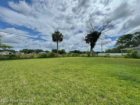 1823 Red Bud Circle NW Palm Bay FL 32907
