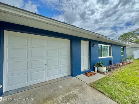 1823 Red Bud Circle NW Palm Bay FL 32907