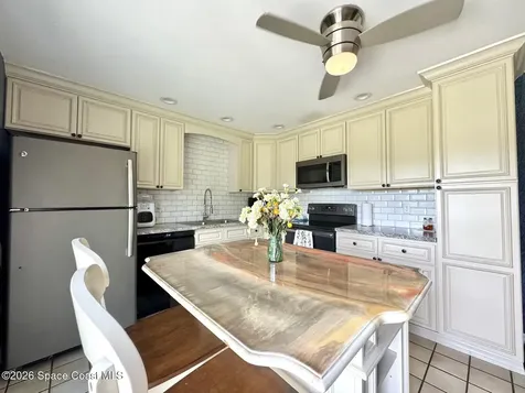 1823 Red Bud Circle NW Palm Bay FL 32907
