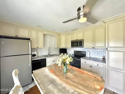 1823 Red Bud Circle NW Palm Bay FL 32907