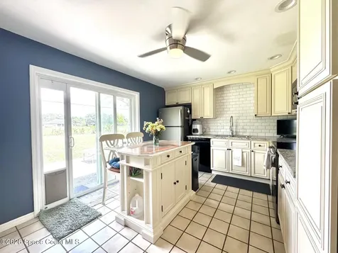 1823 Red Bud Circle NW Palm Bay FL 32907