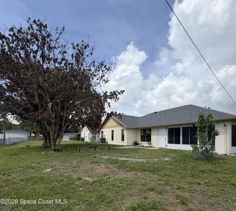 1629 Gadsden Avenue NW Palm Bay FL 32907
