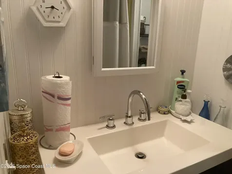 1056 Wood Court NE Palm Bay FL 32907